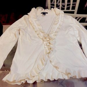 Long sleeve sweater with ruffle collar